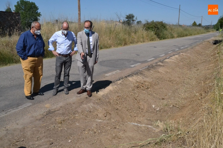 Foto 2 - Arrancan las obras de mejora de la carretera de Ivanrey, que durar&aacute;n 4 meses  