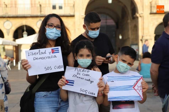 Manifestantes a favor de la libertad en Cuba, que acudían el 14 de julio a la Plaza Mayor