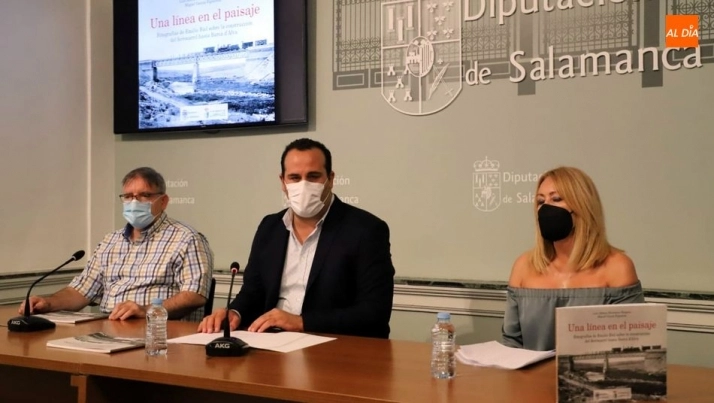 Foto 2 - La Diputaci&oacute;n edita un cat&aacute;logo sobre la exposici&oacute;n &lsquo;Una L&iacute;nea en el paisaje&rsquo;