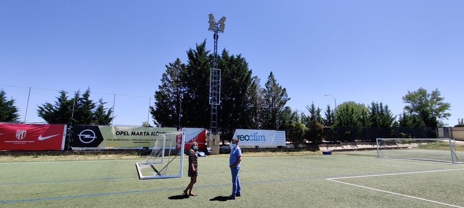 Nueva iluminación para el campo municipal Alfonso San Casto