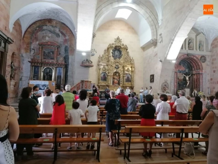 Foto 3 - Villoruela rinde culto a la Virgen y al Cristo con mucha cautela