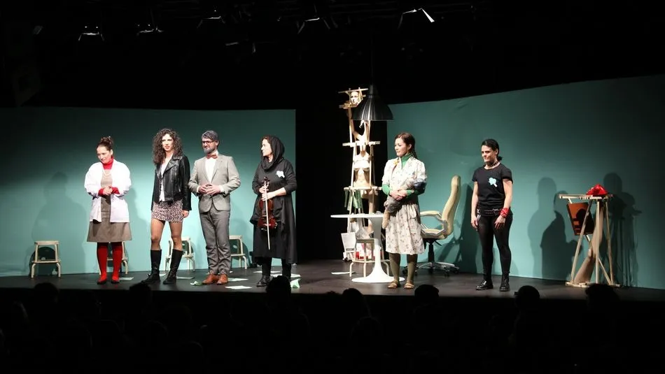 ‘La Terapia del Dr. Lovely’, de la compañía local Lombó Teatro