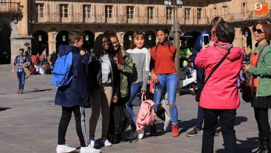 Turistas en la Plaza Mayor de Salamanca