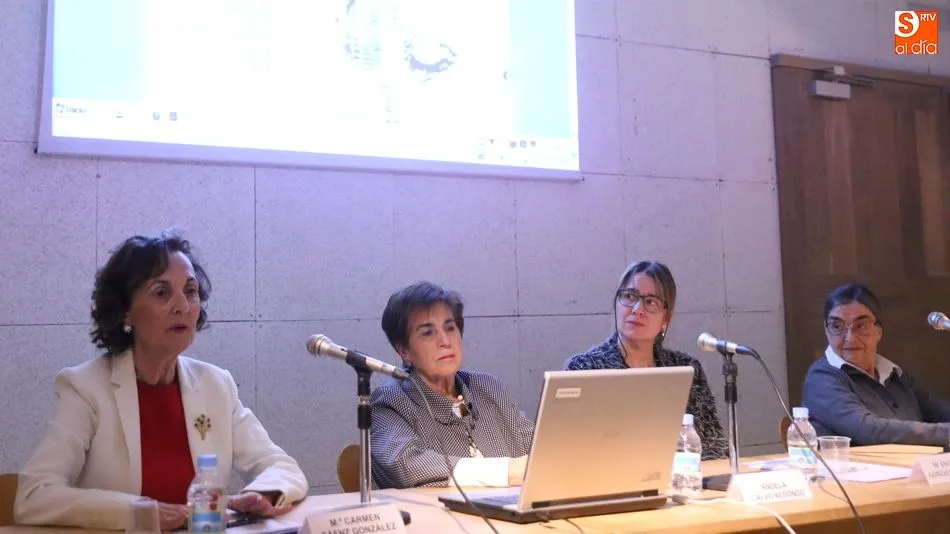 Ponentes en la mesa redonda, en la Casa de las Conchas / Foto: Alberto Martín