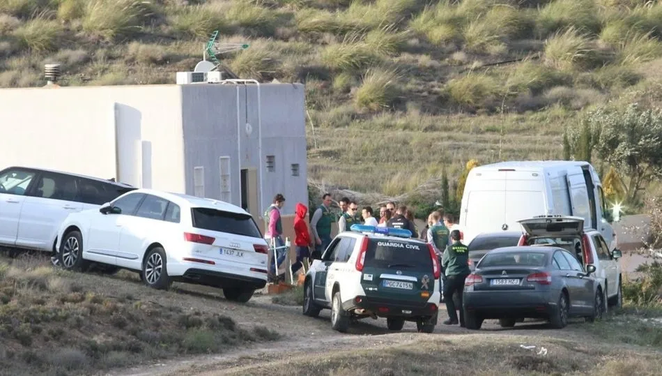 En el escenario del crimen se ha encontrado un hacha, además de ropa del menor / EUROPA PRESS