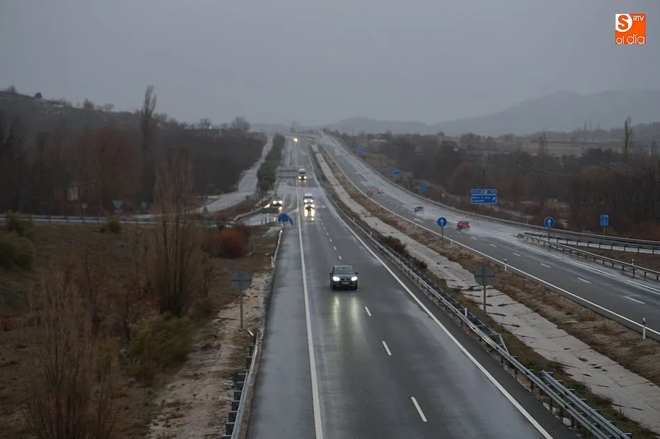 El kilómetro 402 de la A-66 sentido Cáceres sufre una acumulación de agua muy peligrosa.