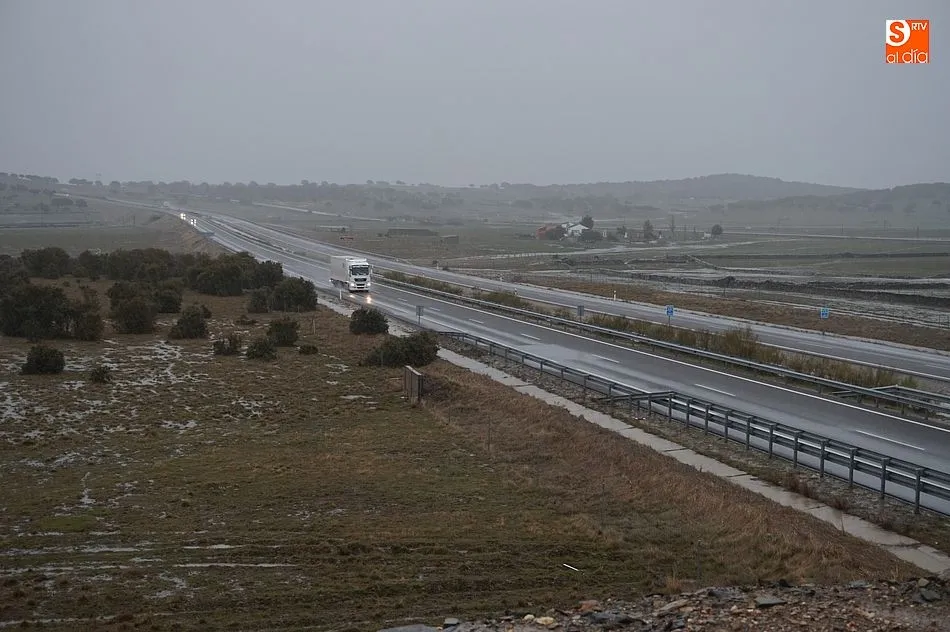 Foto 10 - El fuerte temporal entorpece el tr&aacute;fico en el sur de la provincia