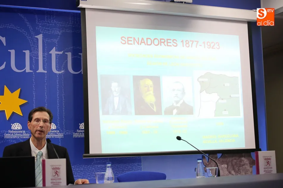 Foto 4 - Miguel &Aacute;ngel Diego presenta su obra &lsquo;Regionalismo y regionalistas leoneses del siglo XX&rsquo;  
