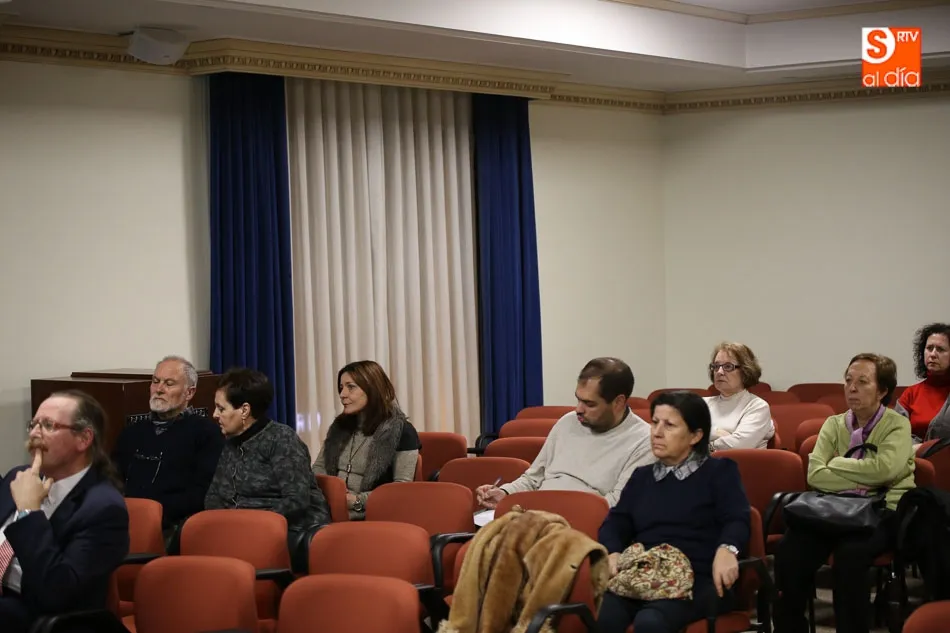 Foto 3 - Miguel &Aacute;ngel Diego presenta su obra &lsquo;Regionalismo y regionalistas leoneses del siglo XX&rsquo;  