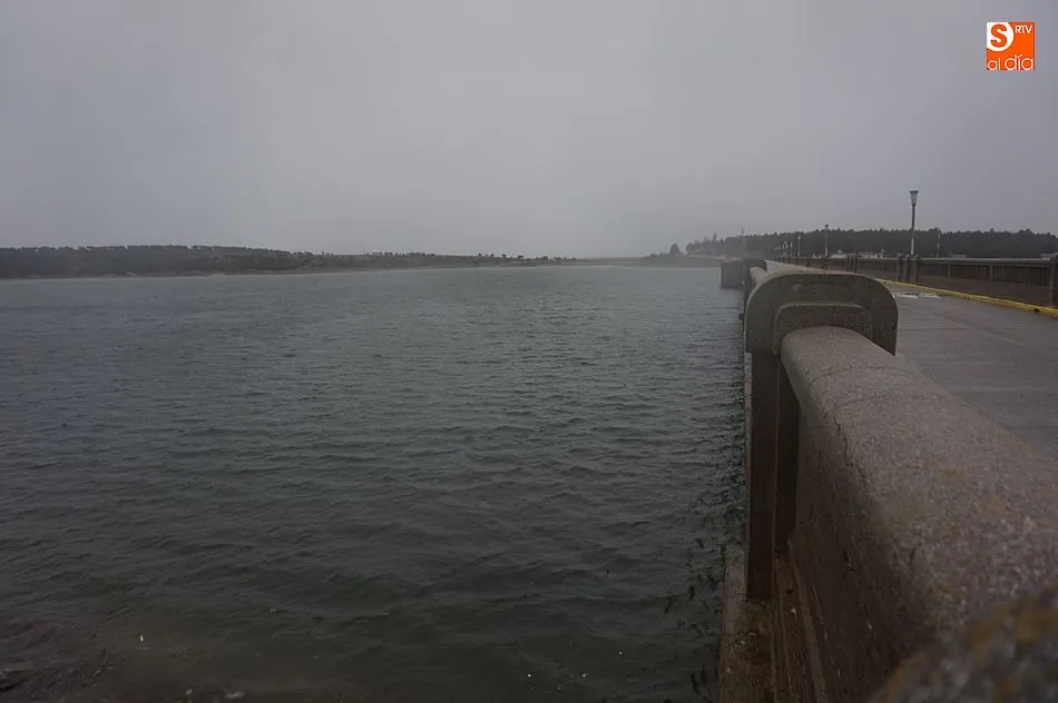 Foto 7 - El embalse de Santa Teresa abre sus compuertas ante el incesante aumento del caudal