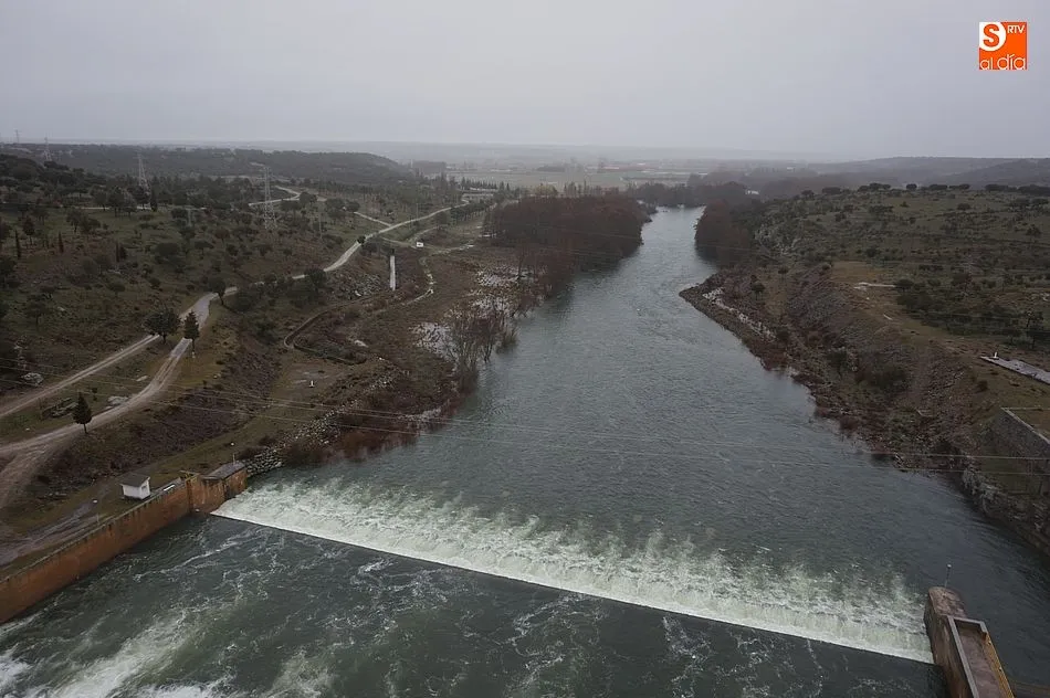 Foto 6 - El embalse de Santa Teresa abre sus compuertas ante el incesante aumento del caudal