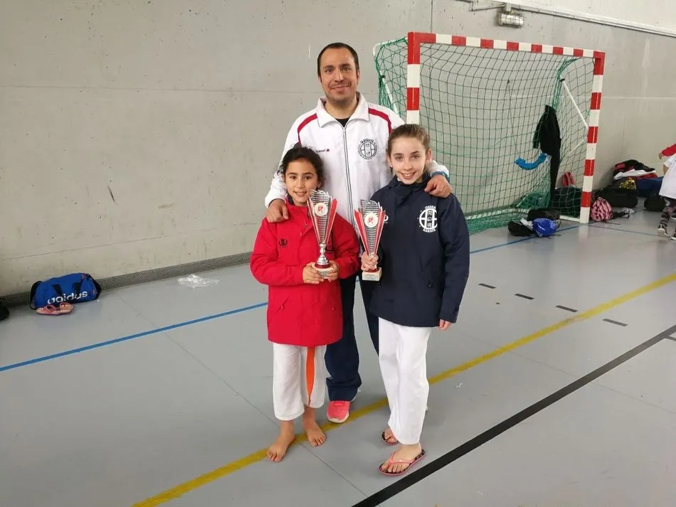 Foto 2 - Diecis&eacute;is medallas para los salmantinos en el Regional de karate