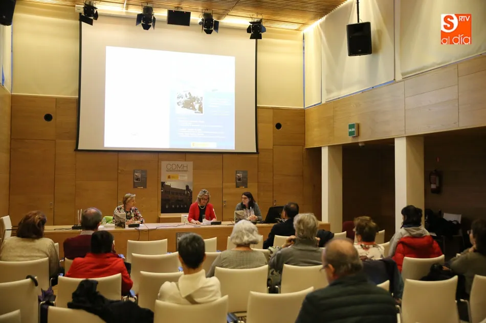 Foto 9 - Guadalupe Ad&aacute;mez reflexiona sobre la posguerra en Gritos de papel, las cartas de s&uacute;plica del...
