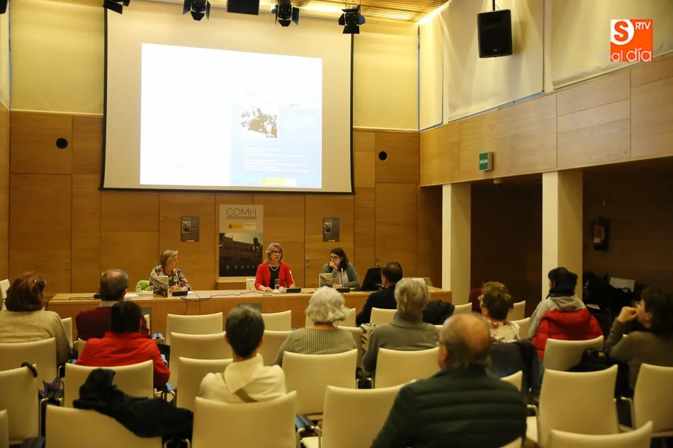 Foto 8 - Guadalupe Ad&aacute;mez reflexiona sobre la posguerra en Gritos de papel, las cartas de s&uacute;plica del...