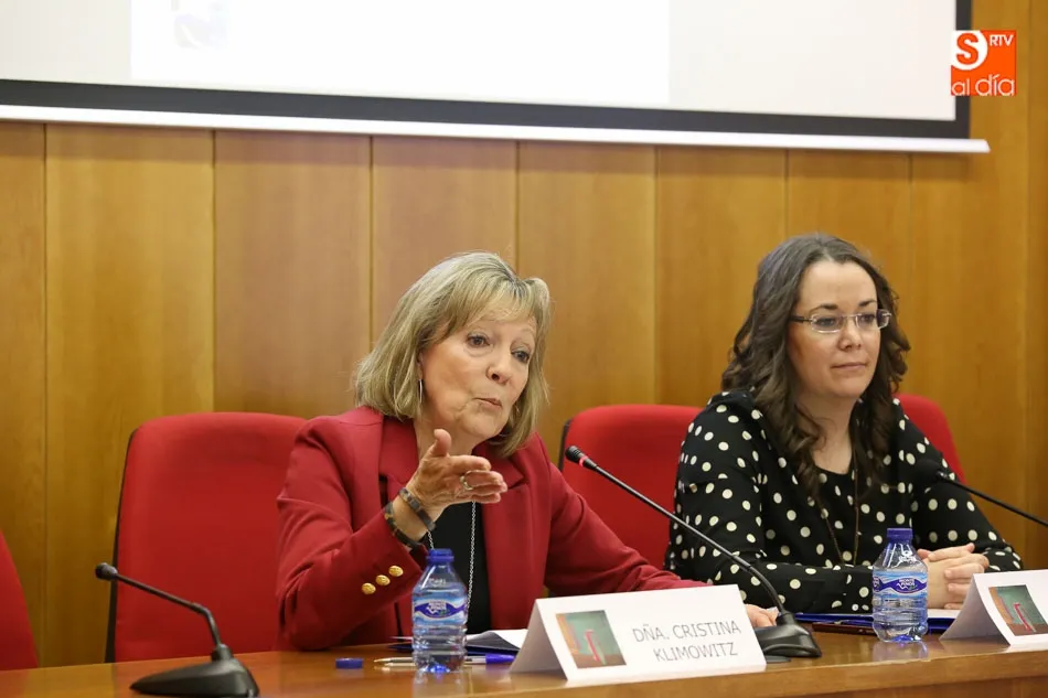 Foto 9 - Estudiantes de grado y m&aacute;ster completan su formaci&oacute;n sobre la salud reproductiva