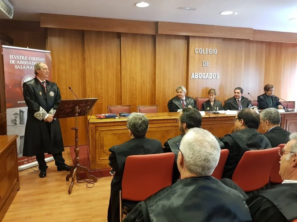 Foto 6 - Fernando Garc&iacute;a-Delgado, distinguido &lsquo;Decano de Honor&rsquo; del Colegio de Abogados&nbsp;