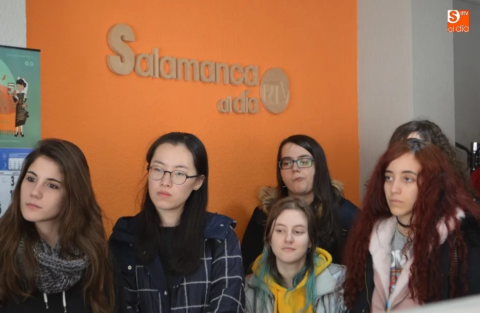Foto 10 - Alumnos de Comunicaci&oacute;n de la USAL conocen el trabajo period&iacute;stico en SALAMANCArtv AL D&Iacute;A  