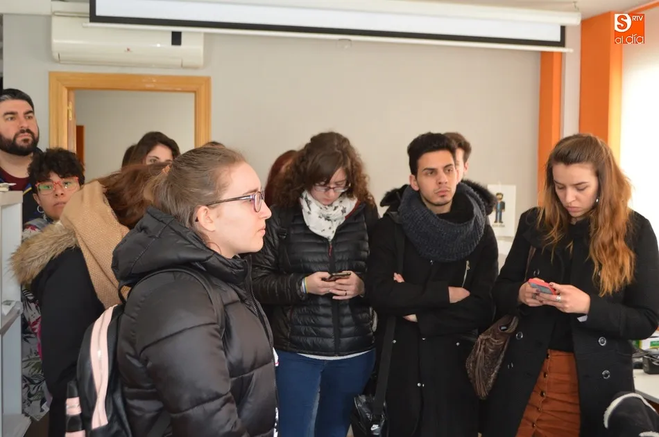 Foto 9 - Alumnos de Comunicaci&oacute;n de la USAL conocen el trabajo period&iacute;stico en SALAMANCArtv AL D&Iacute;A  