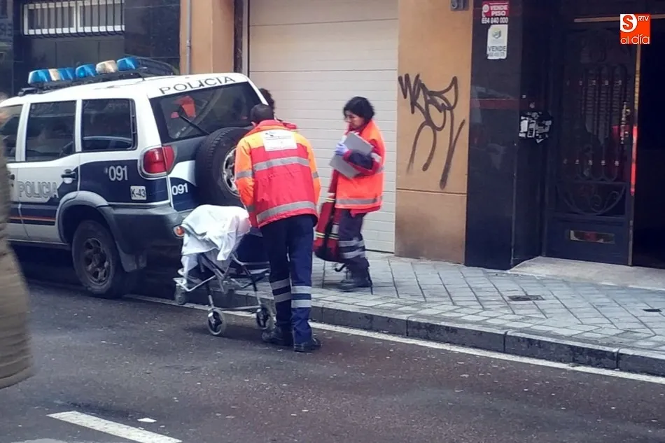 Foto 3 - Unos encapuchados apu&ntilde;alan a un joven en la calle Vitigudino