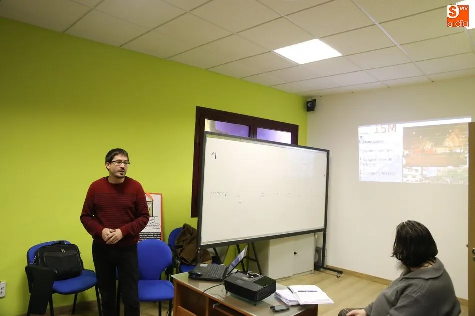 Foto 3 - Charla sobre la Ley Org&aacute;nica de Protecci&oacute;n de la Seguridad Ciudadana