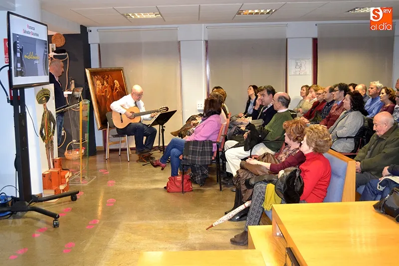 Foto 2 - P&uacute;blico, buenas lecturas y m&uacute;sica en vivo arropan la inauguraci&oacute;n de Los Fundamentales de&nbsp;Jos&eacute; ...