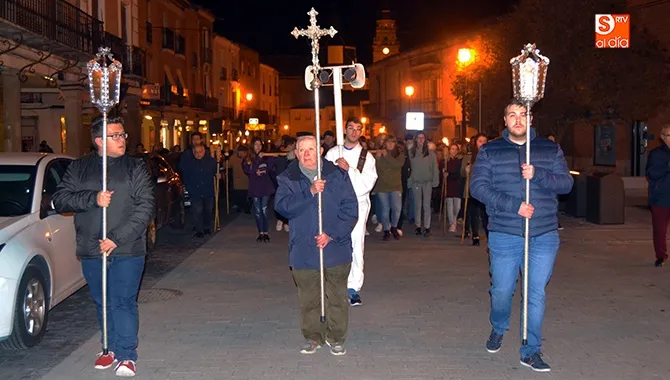 Los grupos parroquiales protagonizaban el ultimo Vía Crucis de la Hermandad de Cofradías