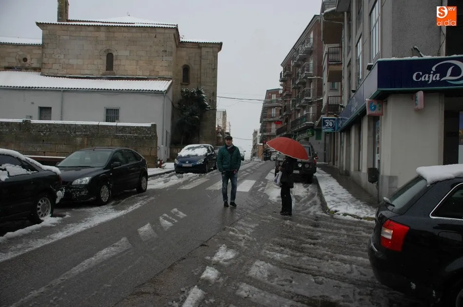 Foto 5 - La nieve sorprende en las Arribes con 12 cent&iacute;metros de espesor en Vitigudino  