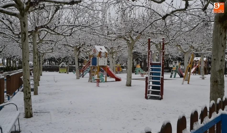 Ciudad Rodrigo amanece con una espectacular y sorpresiva nevada  