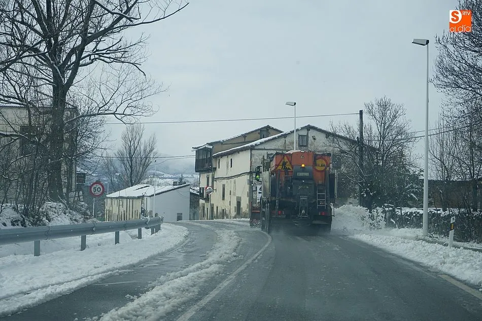 Foto 11 - Una nueva nevada causa problemas de tr&aacute;fico en la A-66 entre Guijuelo y B&eacute;jar