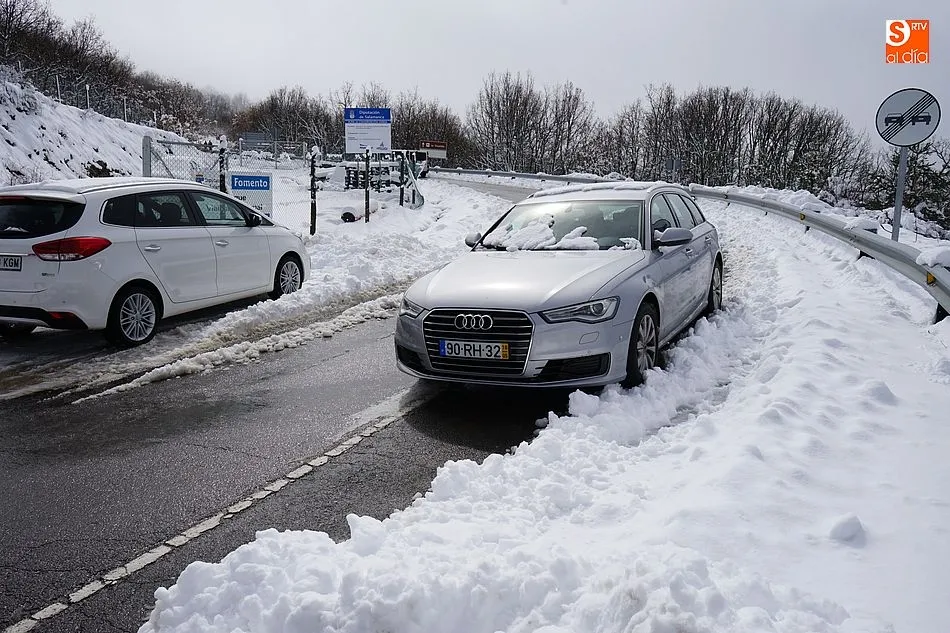Foto 5 - Una nueva nevada causa problemas de tr&aacute;fico en la A-66 entre Guijuelo y B&eacute;jar