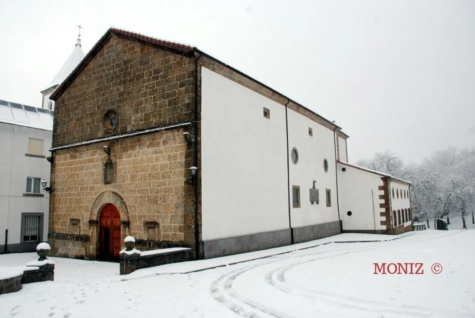 Foto 11 - La nevada vuelve a cubrir de blanco los alrededores de B&eacute;jar  