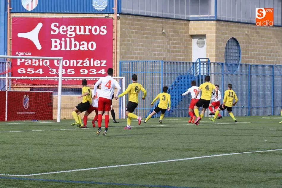 Foto 9 - El Santa Marta golea al Mojados pero Cultural y Villaralbo no bajan el pist&oacute;n (6-0)