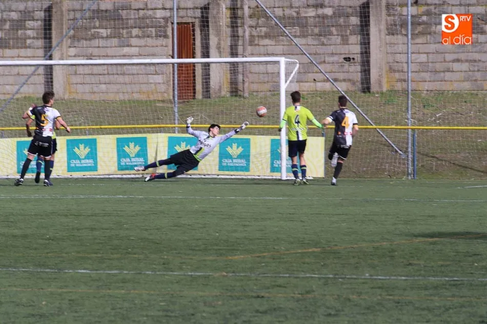 Foto 11 - Unionistas se lleva el derbi ante el Helm&aacute;ntico, pero el Santa Marta no cede en Regional Juvenil