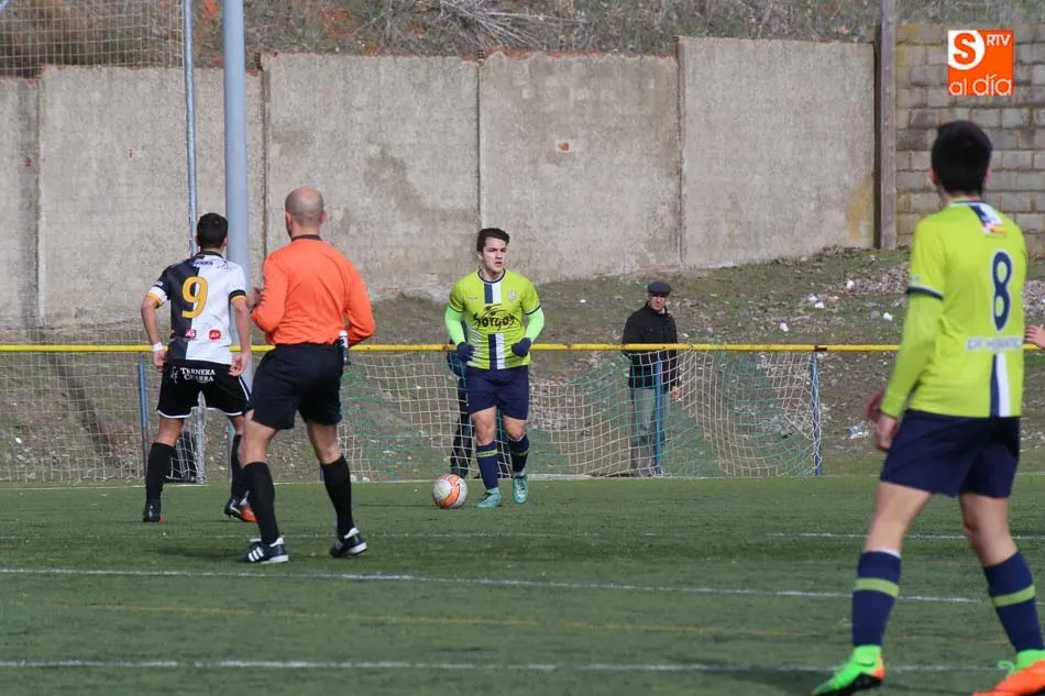 Foto 9 - Unionistas se lleva el derbi ante el Helm&aacute;ntico, pero el Santa Marta no cede en Regional Juvenil