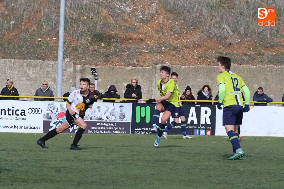 Foto 6 - Unionistas se lleva el derbi ante el Helm&aacute;ntico, pero el Santa Marta no cede en Regional Juvenil