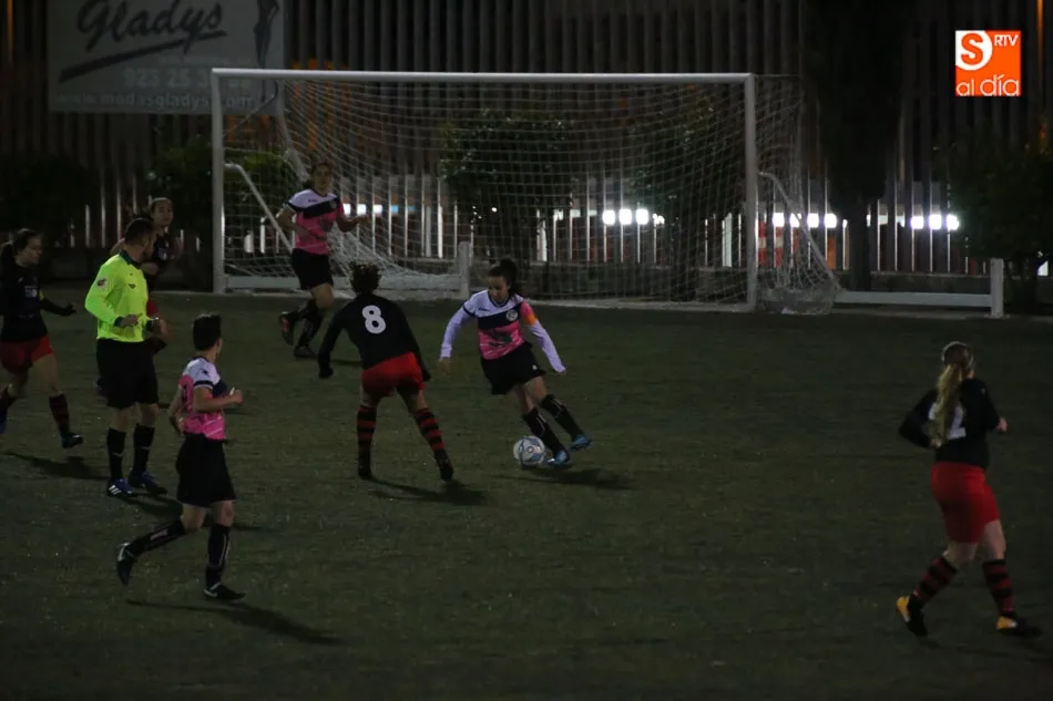 Foto 7 - El Capuchinos ara&ntilde;a un punto al filial del Salamanca B en el derbi