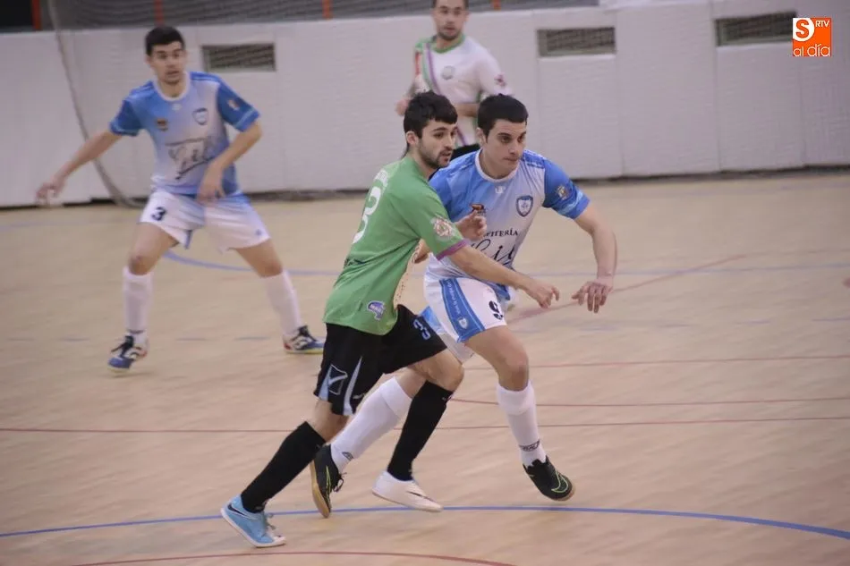 Foto 5 - El Confiter&iacute;a Gil sigue en racha en Tercera y las chicas del Inter Sala no fallan