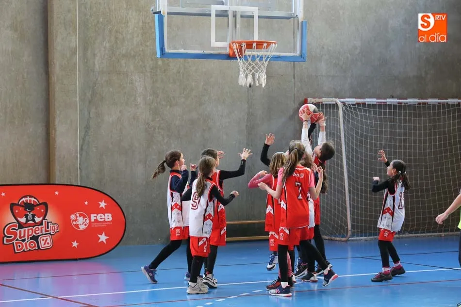 Foto 4 - Tres equipos de Maristas pasan a la fase Regional de la Superliga Dia