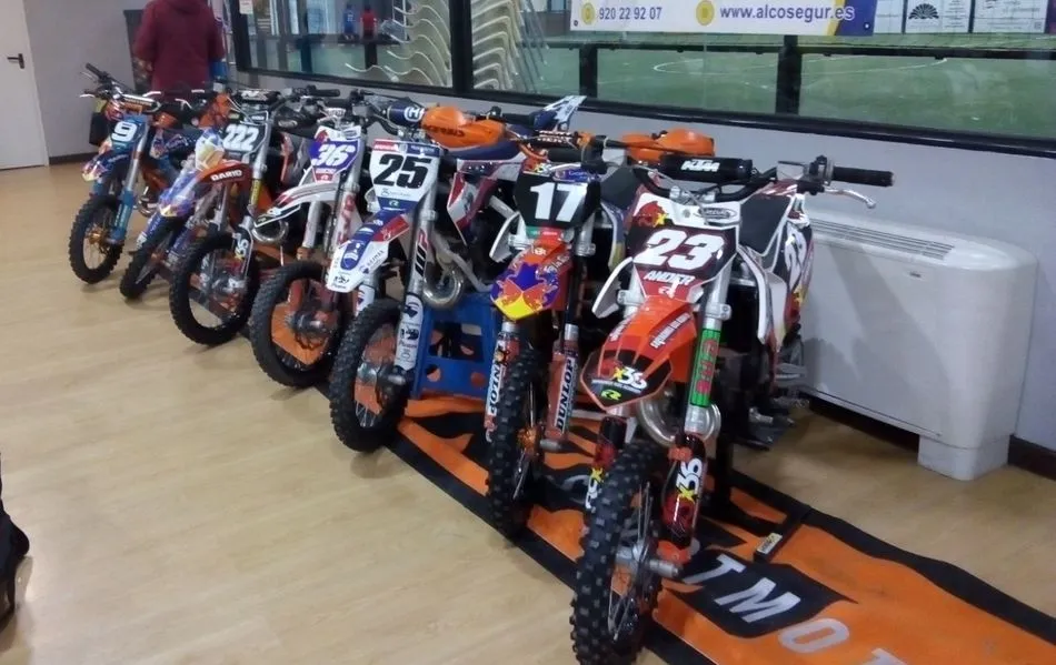 Foto 4 - Ander Redero, pasi&oacute;n por las motos desde San Felices de los Gallegos  