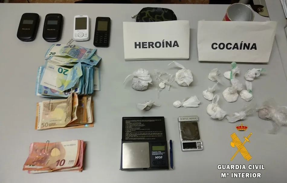 Foto 2 - Desarticulado un punto de consumo y venta de droga en el barrio de El Puente  
