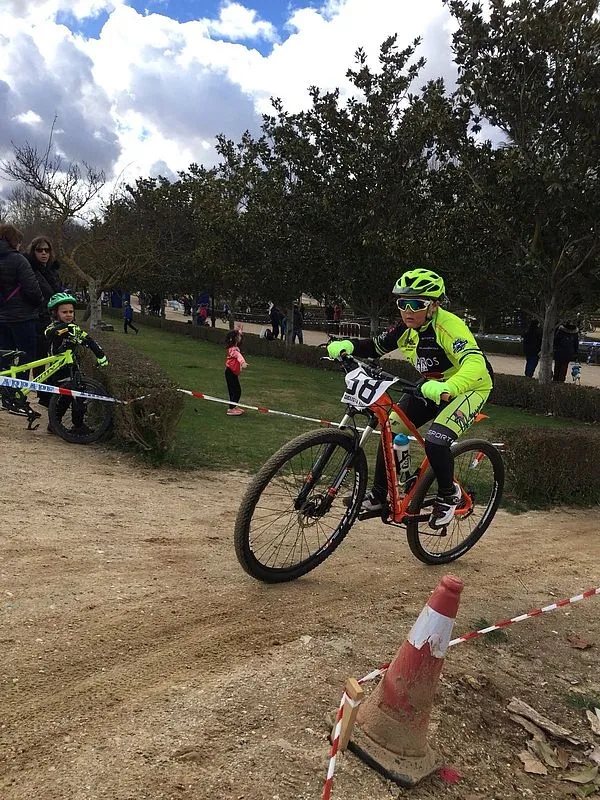 Foto 2 - La Escuela de Ciclismo Bejarana hace un buen papel en Aranda de Duero