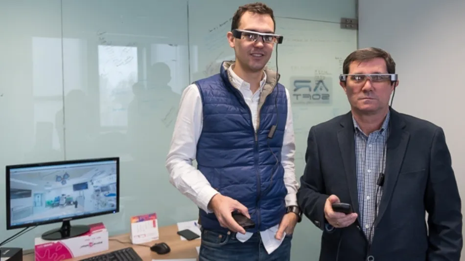 Santiago González Izard, director de la empresa ARSOFT, y Juan A. Juanes, director del grupo de investigación VisualMed System. Foto de Sergio Manzano / USAL
