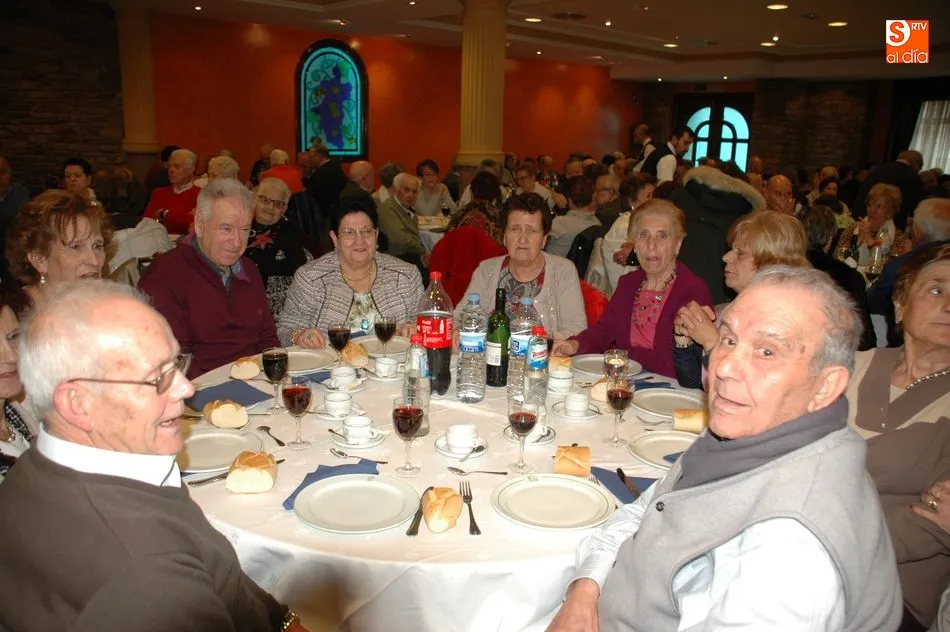 Los socios del Club de Jubilados ‘San José’  disfrutaron de una comida en La Viña / FOTOS: SILVESTRE