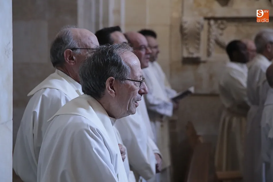 Foto 10 - El obispo Carlos L&oacute;pez comanda el rito de eucarist&iacute;a de dos seminaristas diocesanos  