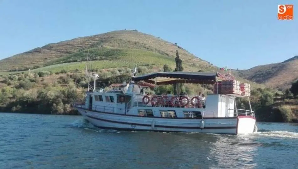 Barco de DueroEmoción con atraque en Vega Terrón