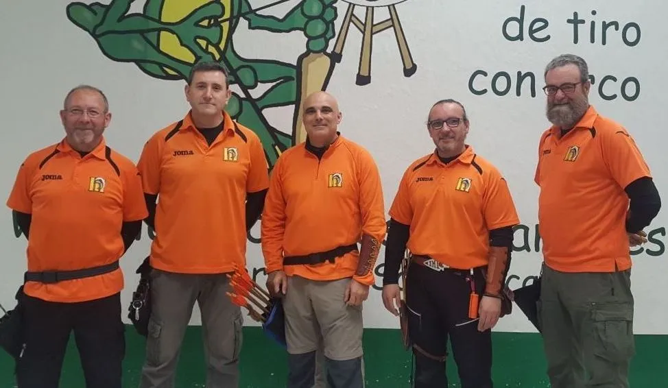 Foto 2 - ArcoMir&oacute;briga suma dos platas y un bronce en el Regional de Veteranos en Sala  
