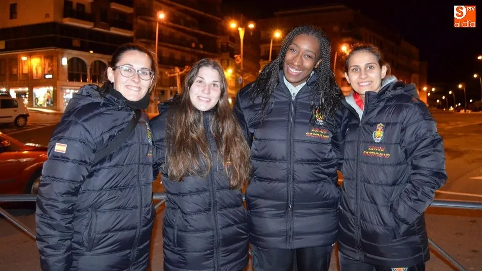 Foto 3 - La selecci&oacute;n espa&ntilde;ola femenina de balonmano ya est&aacute; en B&eacute;jar