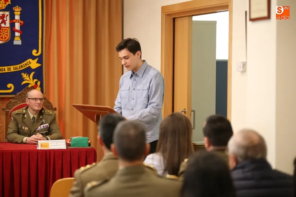Foto 4 - Iris Guinaldo Alba, del IES Ramos del Manzano, logra uno de los premios en &lsquo;Carta a un militar...