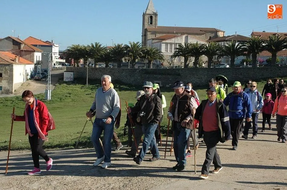 Cerca de 350 personas disfrutaron de las arribes del Águeda en la segunda Marcha Senderista