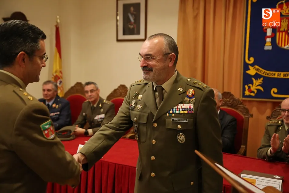 Foto 8 - Alma Mart&iacute;n S&aacute;nchez, del IES Torres Villarroel, ganadora del concurso &lsquo;Carta a un militar...